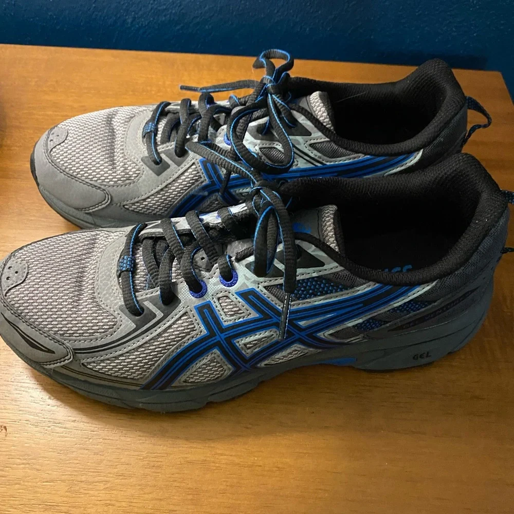 ASICS - Picture 1 of 5